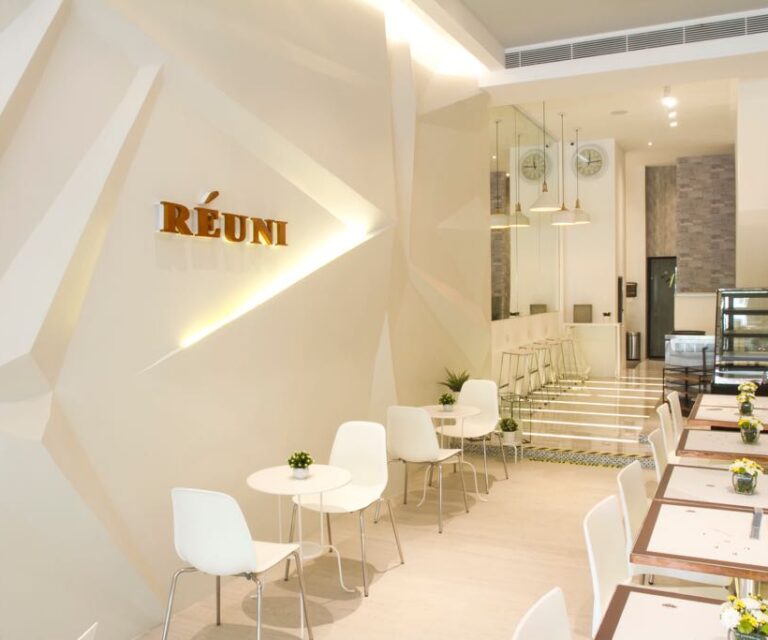 Cafe reuni